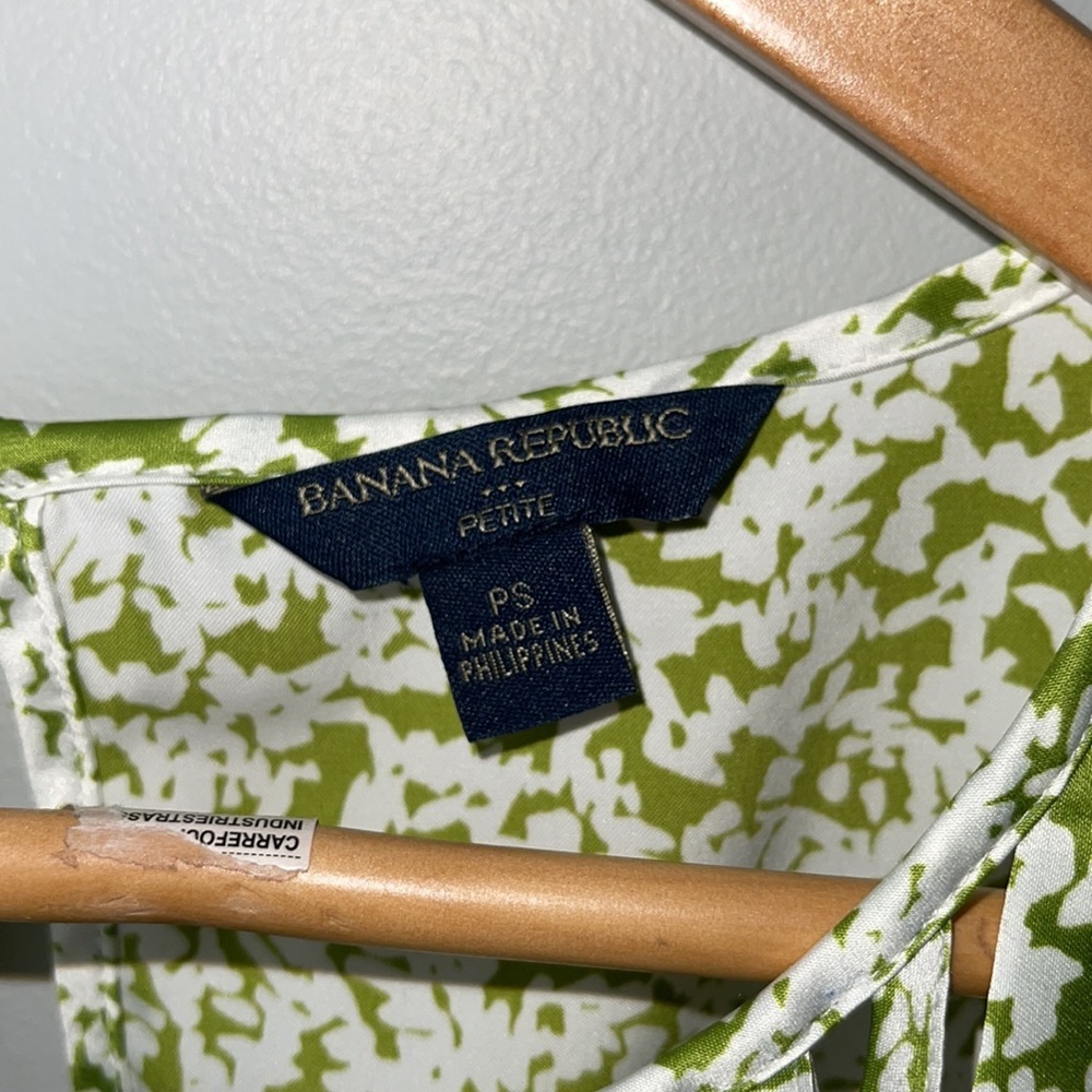 Banana Republic Silk White Green Tank Shell Petite - Picture 3 of 6